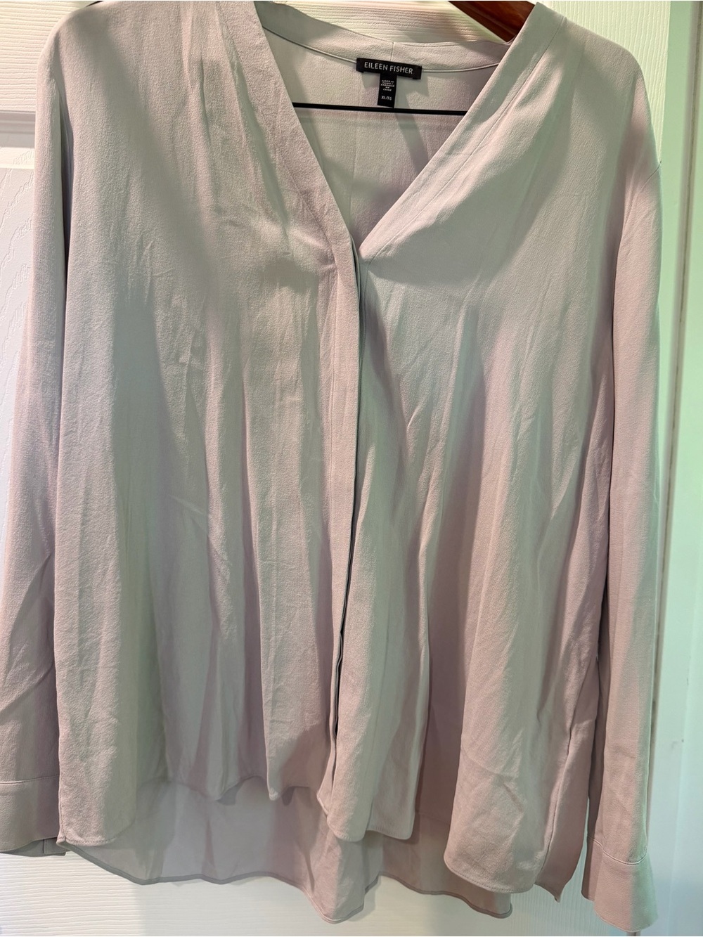 Eileen Fisher Pale Gray Violet Long Sleeve V-Neck Blouse